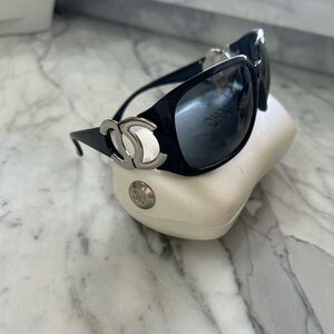 *Authentic* Chanel CC logo sunglasses